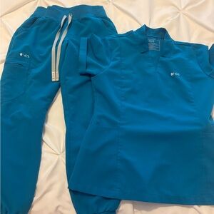 Figs Vibrant Blue Scrub Top